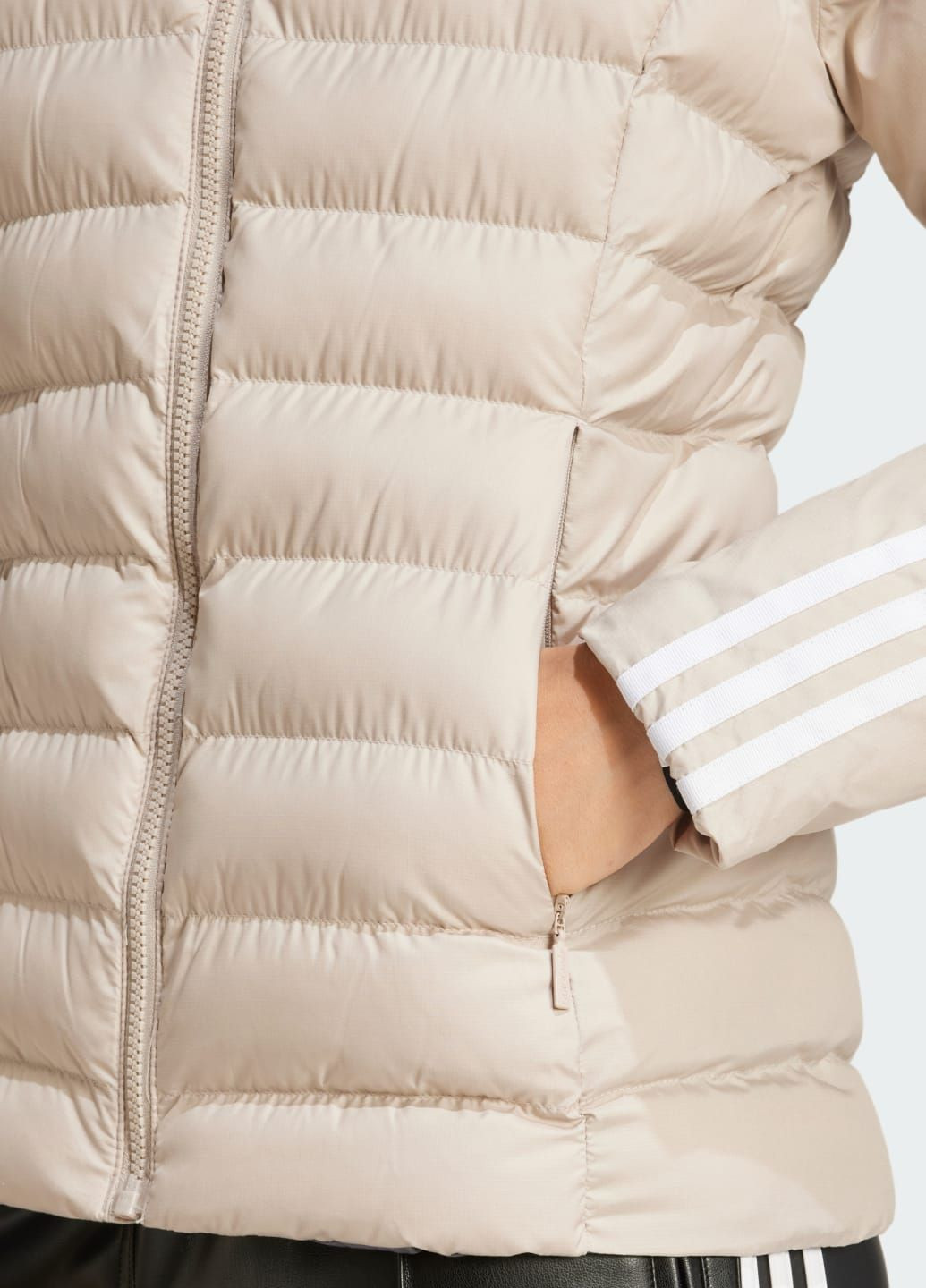 Бежева демісезонна куртка adicolor slim adidas