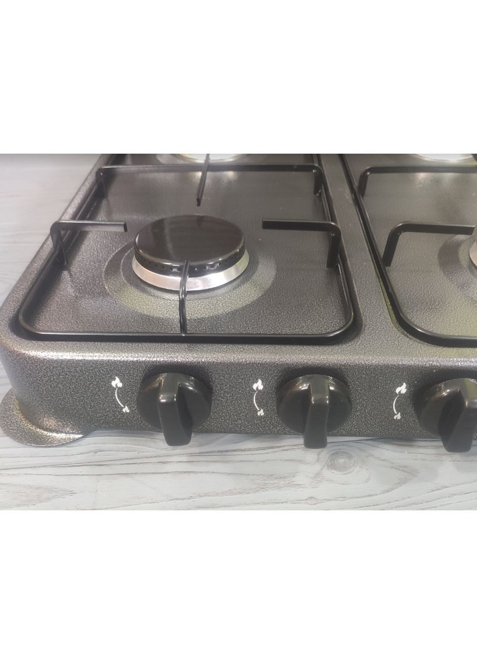 настольная газовая плита на 4 конфорки под баллонный газ 49,5х49,5х9 см ms-6604 grey Domotec