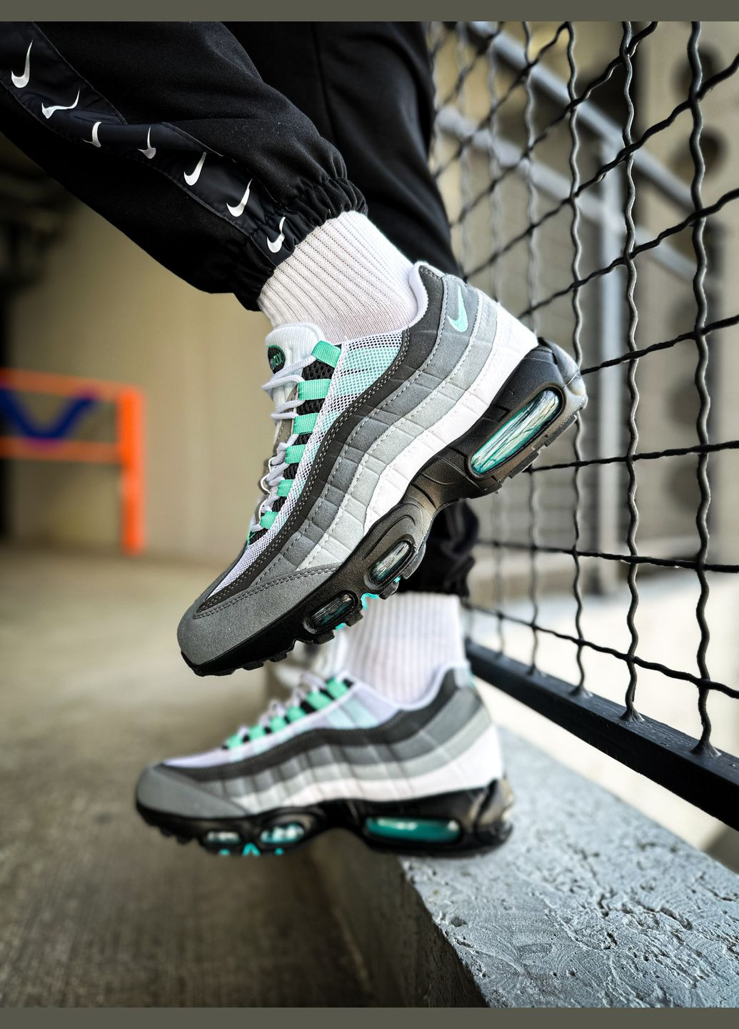 Серые демисезонные кроссовки мужские nike air max 95 gray mint black | найк аир макс 95 серые черные No Brand