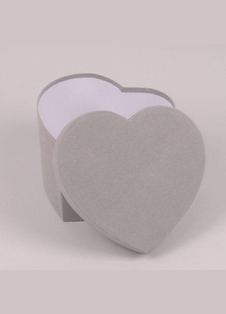 Комплект серых велюровых коробок для цветов Сердце 3 шт. 39875 Flora (311201636)