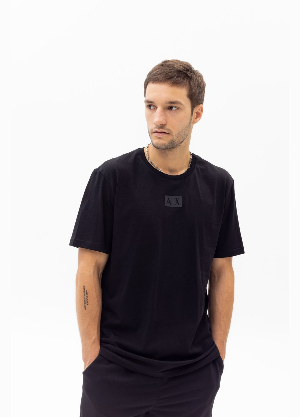 Черная базовая футболка с лого a x с коротким рукавом Vakko