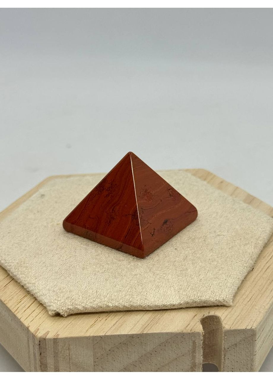 Піраміда з червоної яшми 30*30 мм Червоний No Brand (372468089)