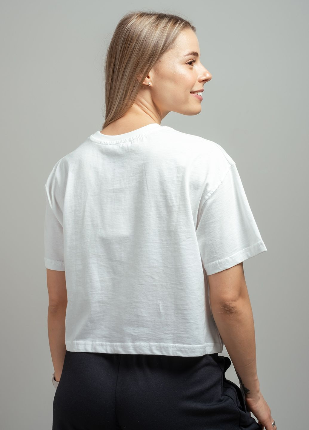 Белая летняя женская футболка укороченная 343054 Power