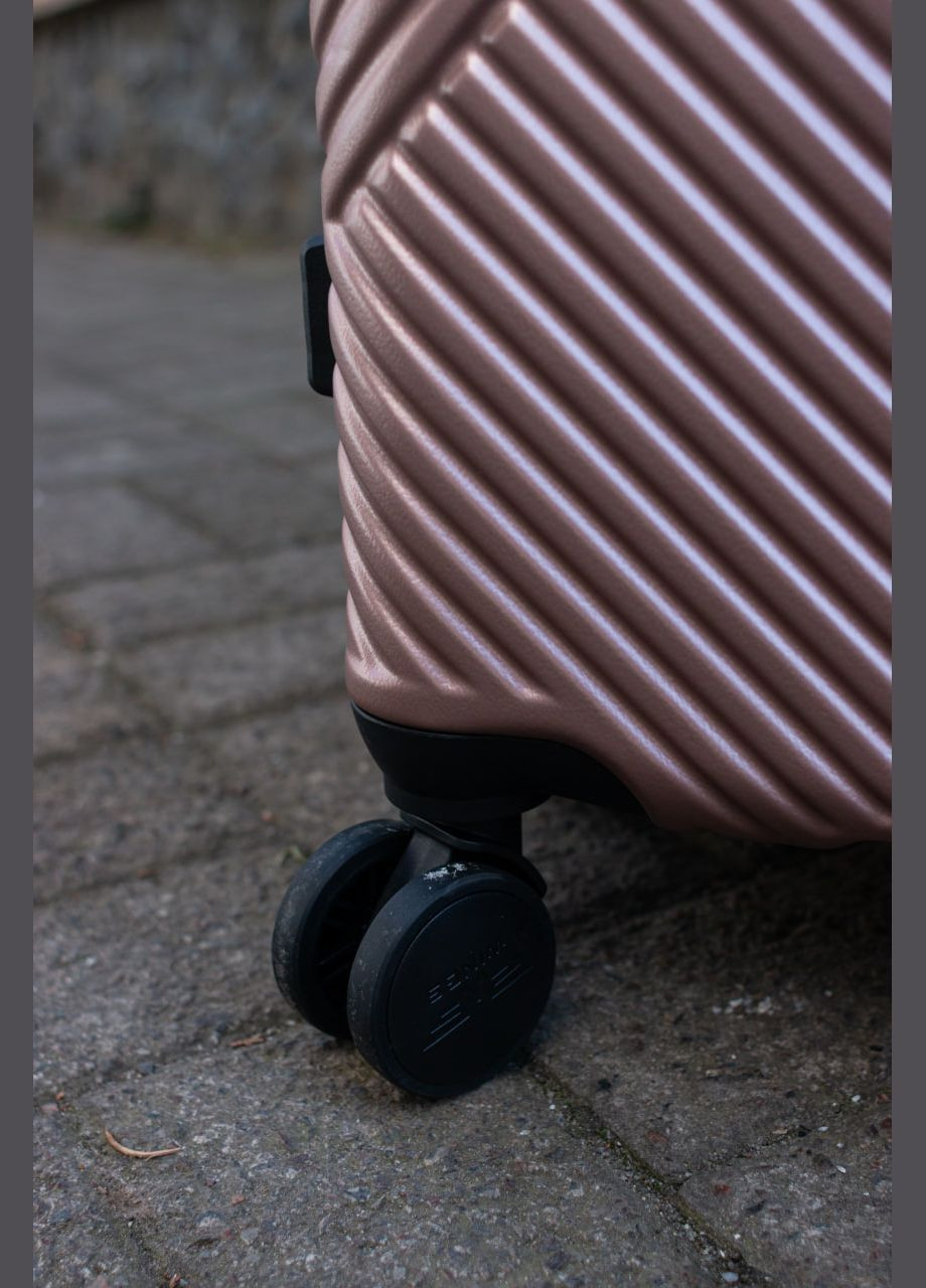 Чемодан пластиковый WN-01 большой L, цвет серый Wings Wn01 (323652003)