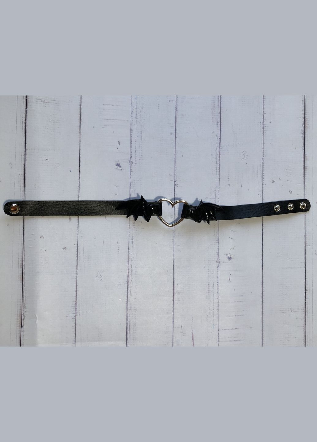 Жіночий чокер з сердечком та крилами кажана в готичному стилі чорний (16-29) No Brand екошкіра (314931117)