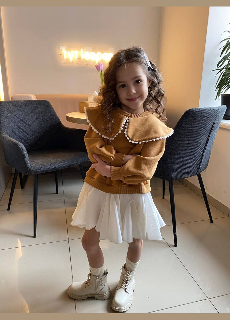 Темно-бежевое платье гресия Dembohouse (326040452)