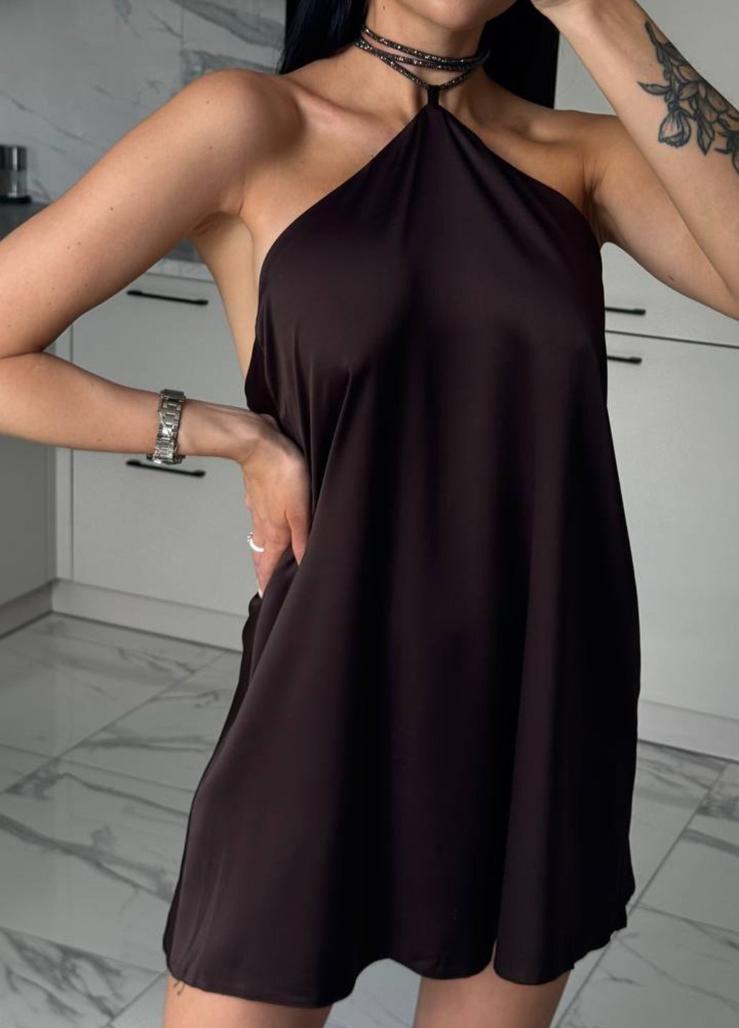 Коричнева вечірня вишукана легка літня вечірня міні сукня без рукавів зі шнурком зі стразів Tik-Tak однотонна