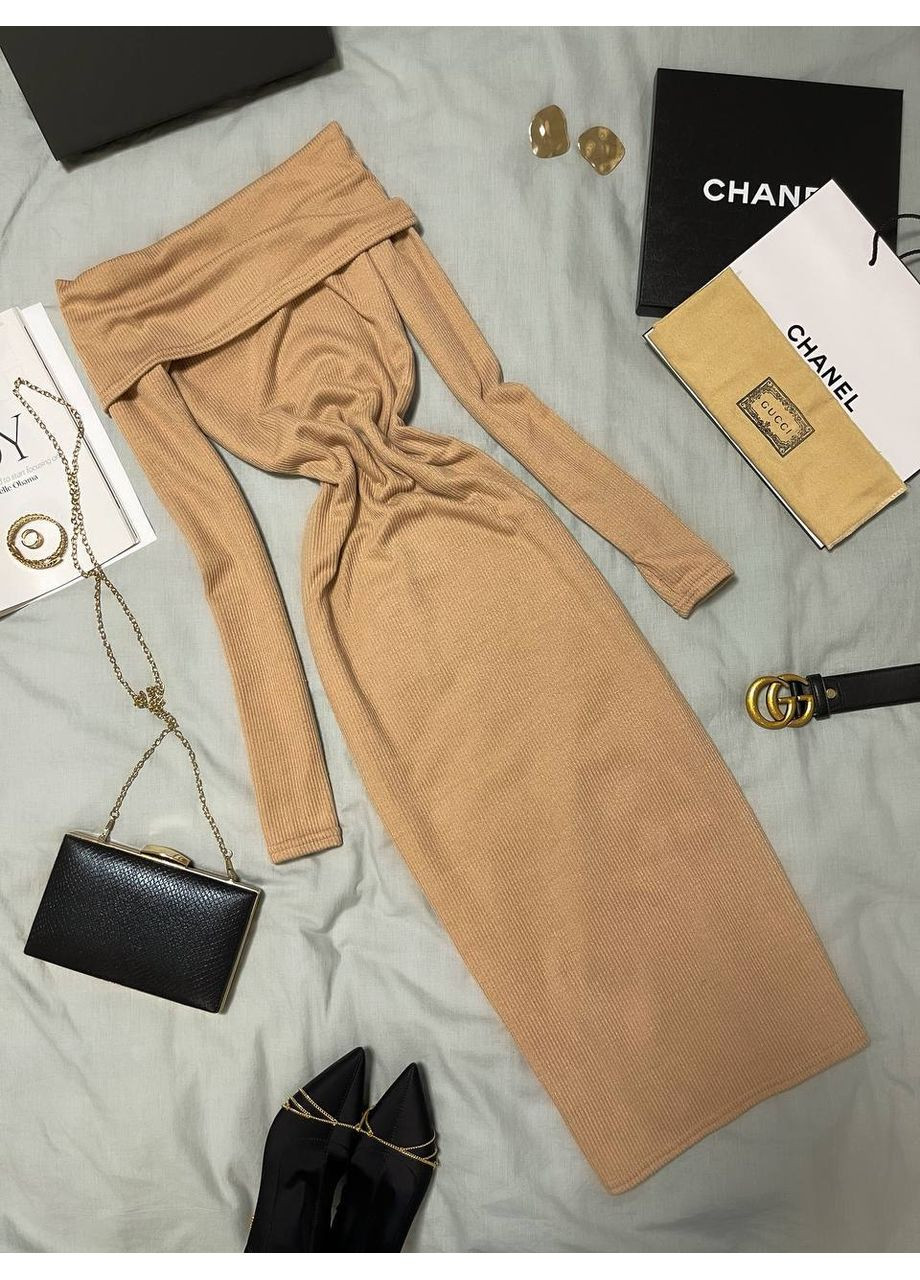 Бежева кежуал жіноча сукня міді в рубчик з відкритими плечима MonCher