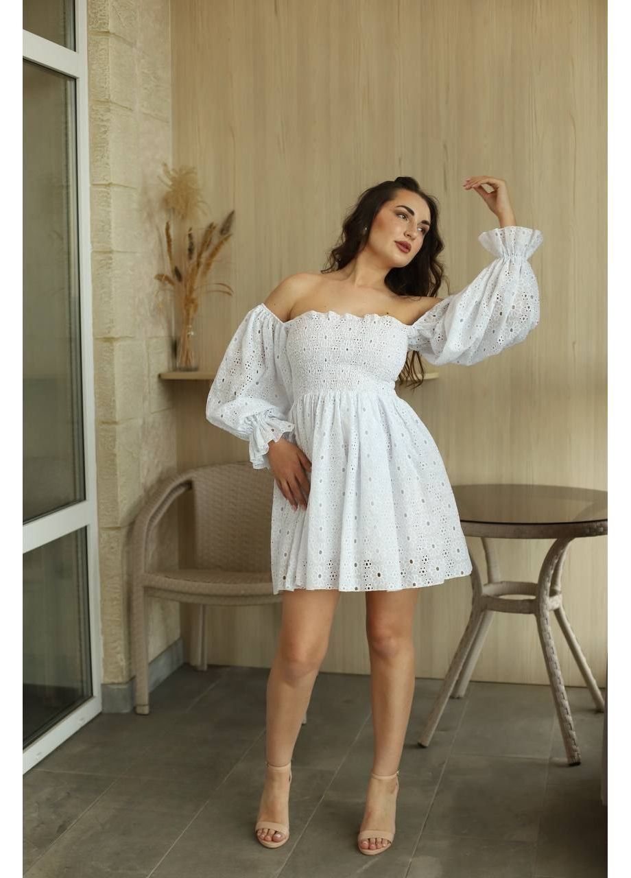 Белое кэжуал женское летнее платье из нежной хлопковой ткани. клеш Україна с цветочным принтом