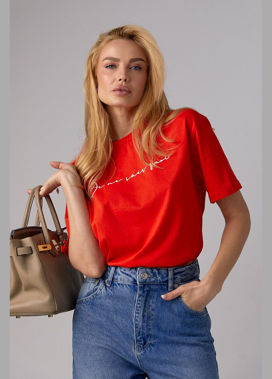 Красная летняя трикотажная футболка с рукописной надписью Lurex