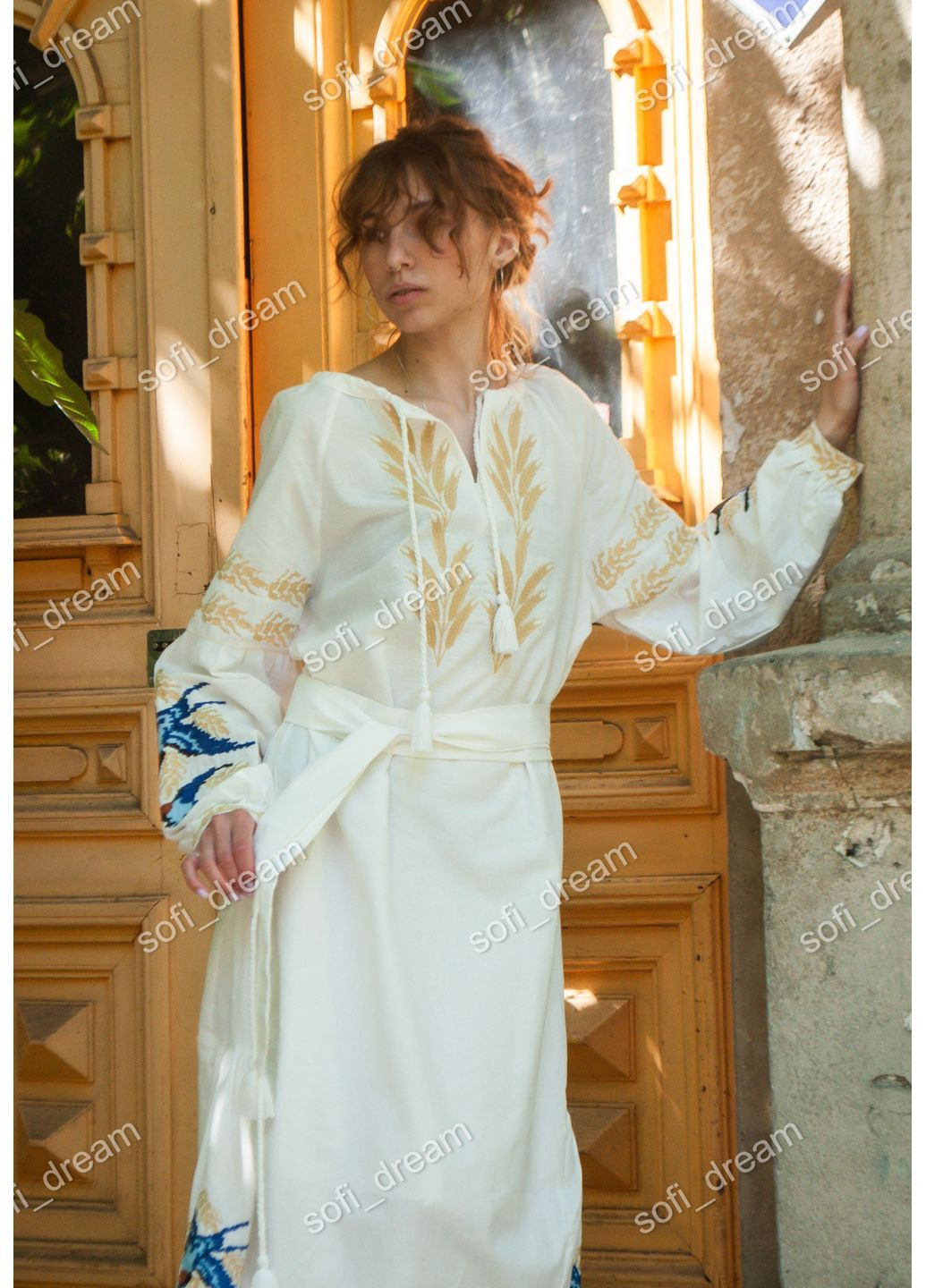 Белое женское вышитое платье "ласточки" ESQ