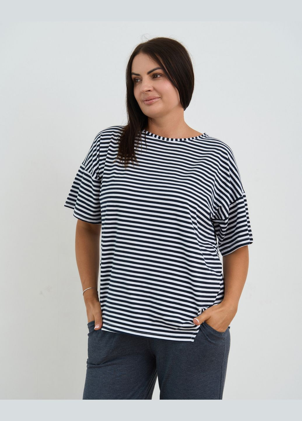 Темно-синя всесезон піжама жіноча футболка зі штанами смужка розмір 2xl, 3xl, 4xl, 5xl футболка + штани Nicoletta Піжама