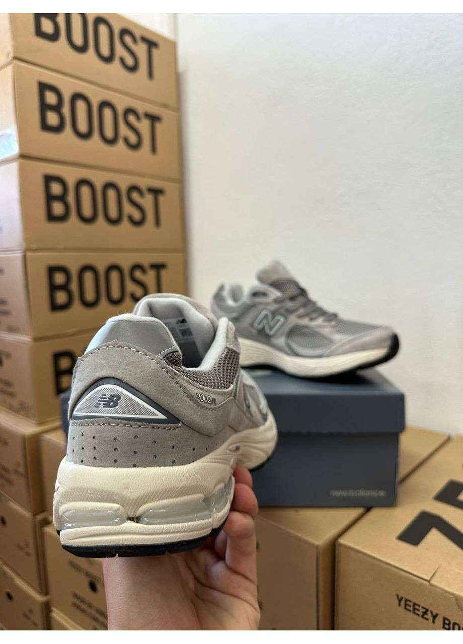 Серые всесезонные кроссовки 2002r light grey New Balance