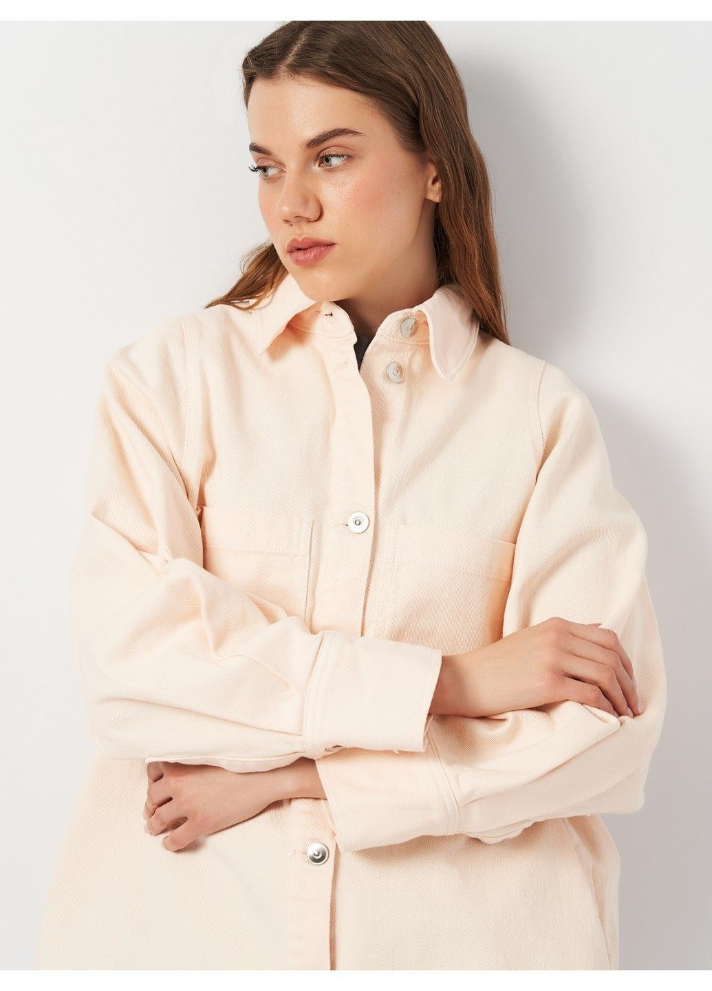 Персиковое джинсовое платье-пиджак оверсайз H&M однотонное