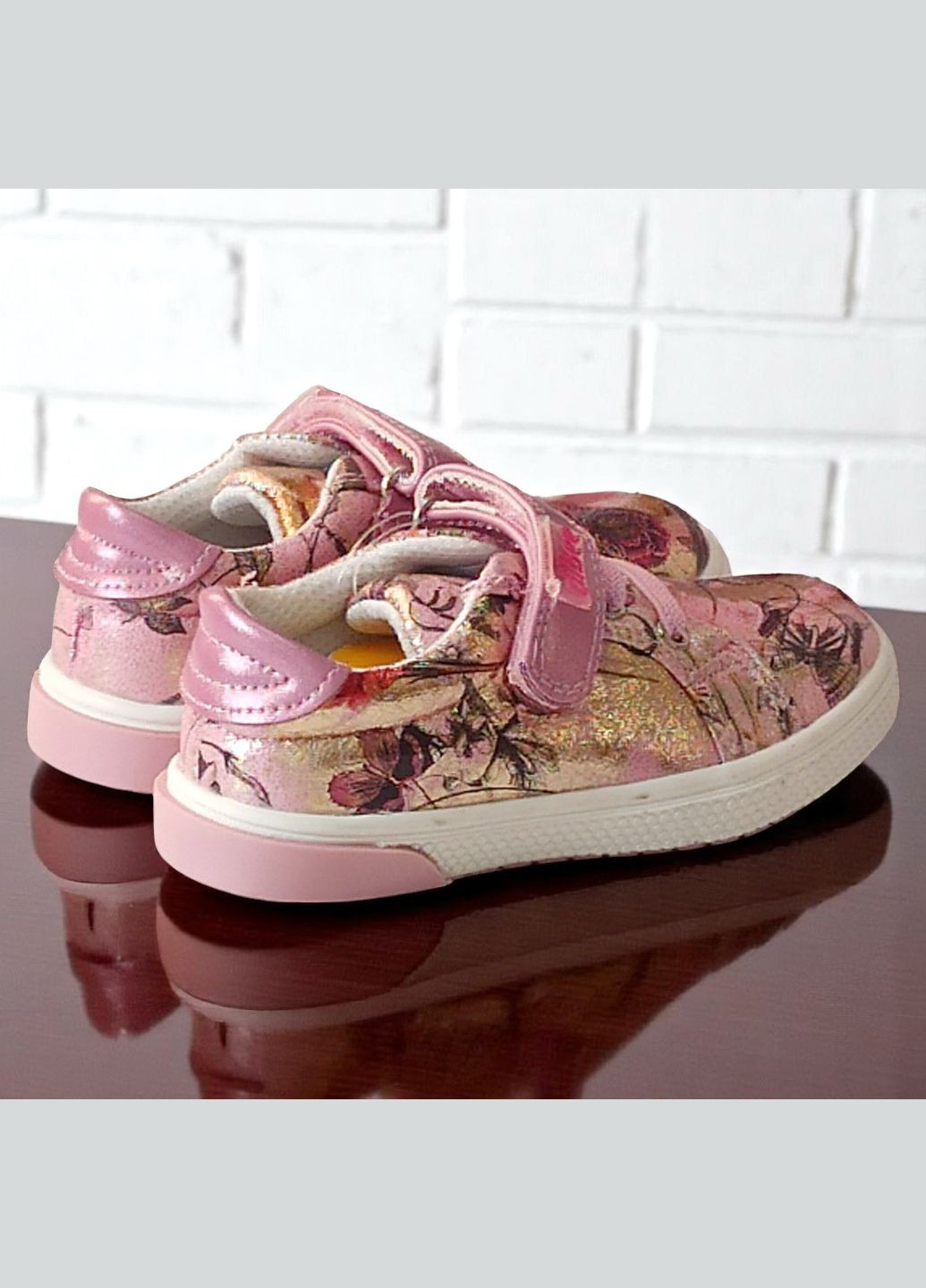 Рожеві осінні ортопедичні кросівки на липучці для дівчинки клібі Clibee