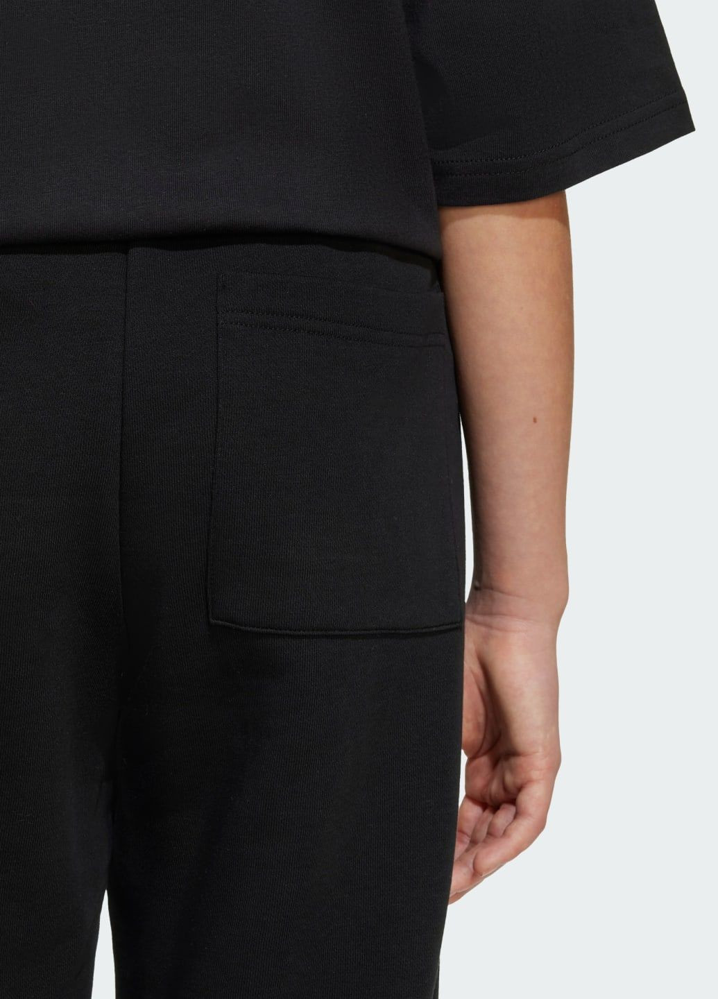 Черные спортивные демисезонные брюки adidas