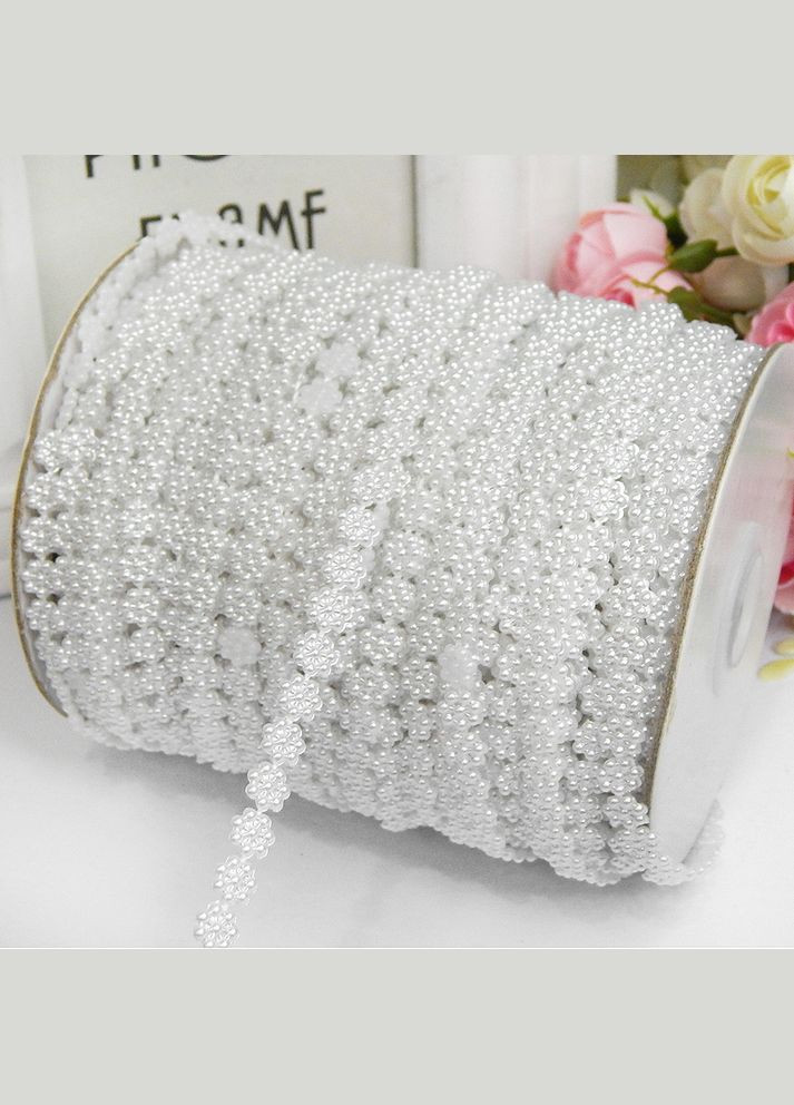 Пластикова тасьма Квіточки, напівперли на нитці, 7 мм, біла No Brand (340484867)