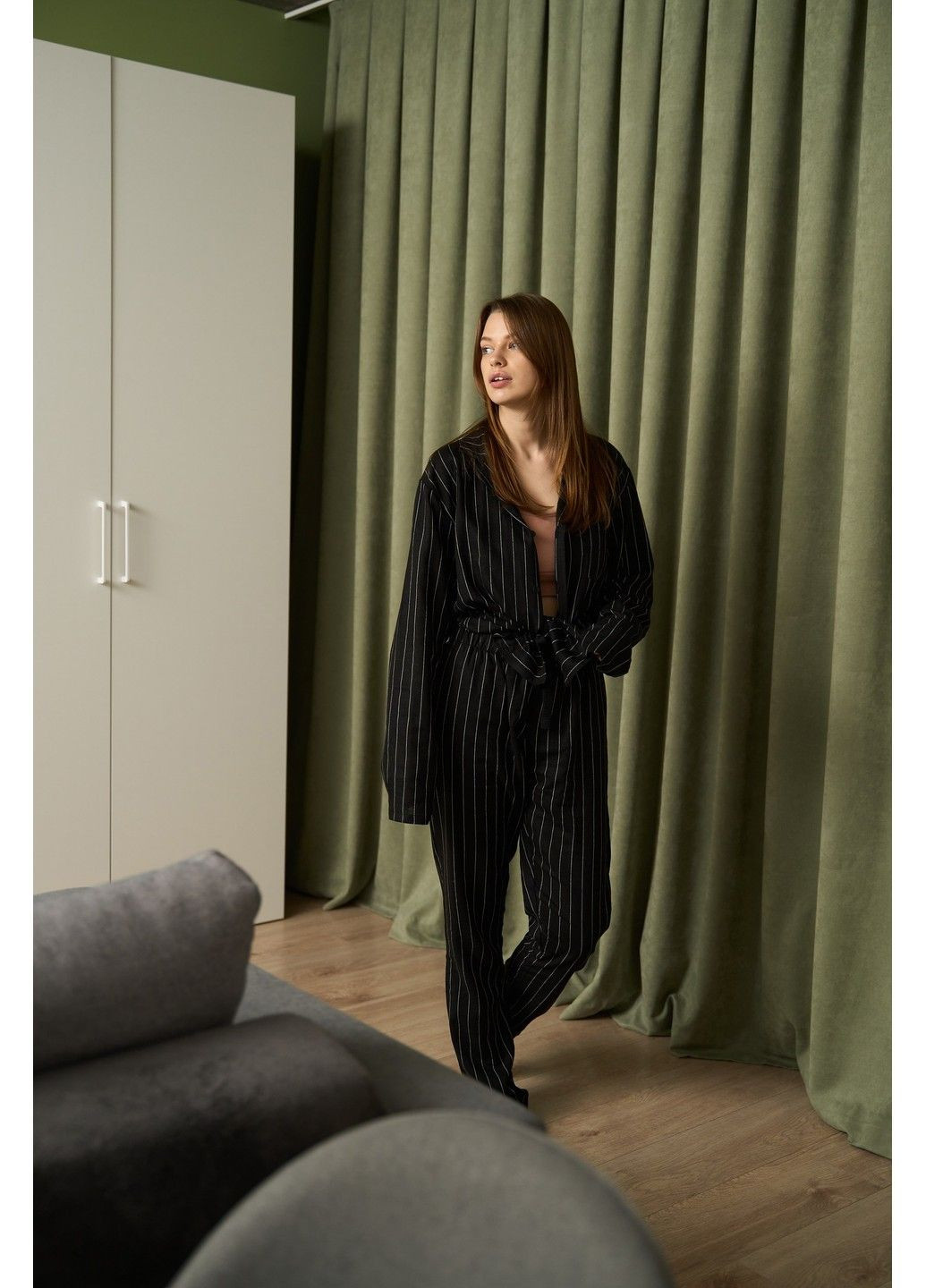 Чорна піжама жіноча у смужку льон linen strip чорна сорочка + брюки Handy Wear