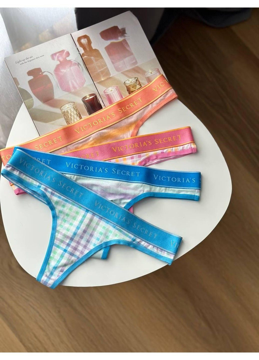 Трусики-стрінги жіночі бавовняні з лого Logo Cotton Thong Panty блакитні L Victoria's Secret (316659271)