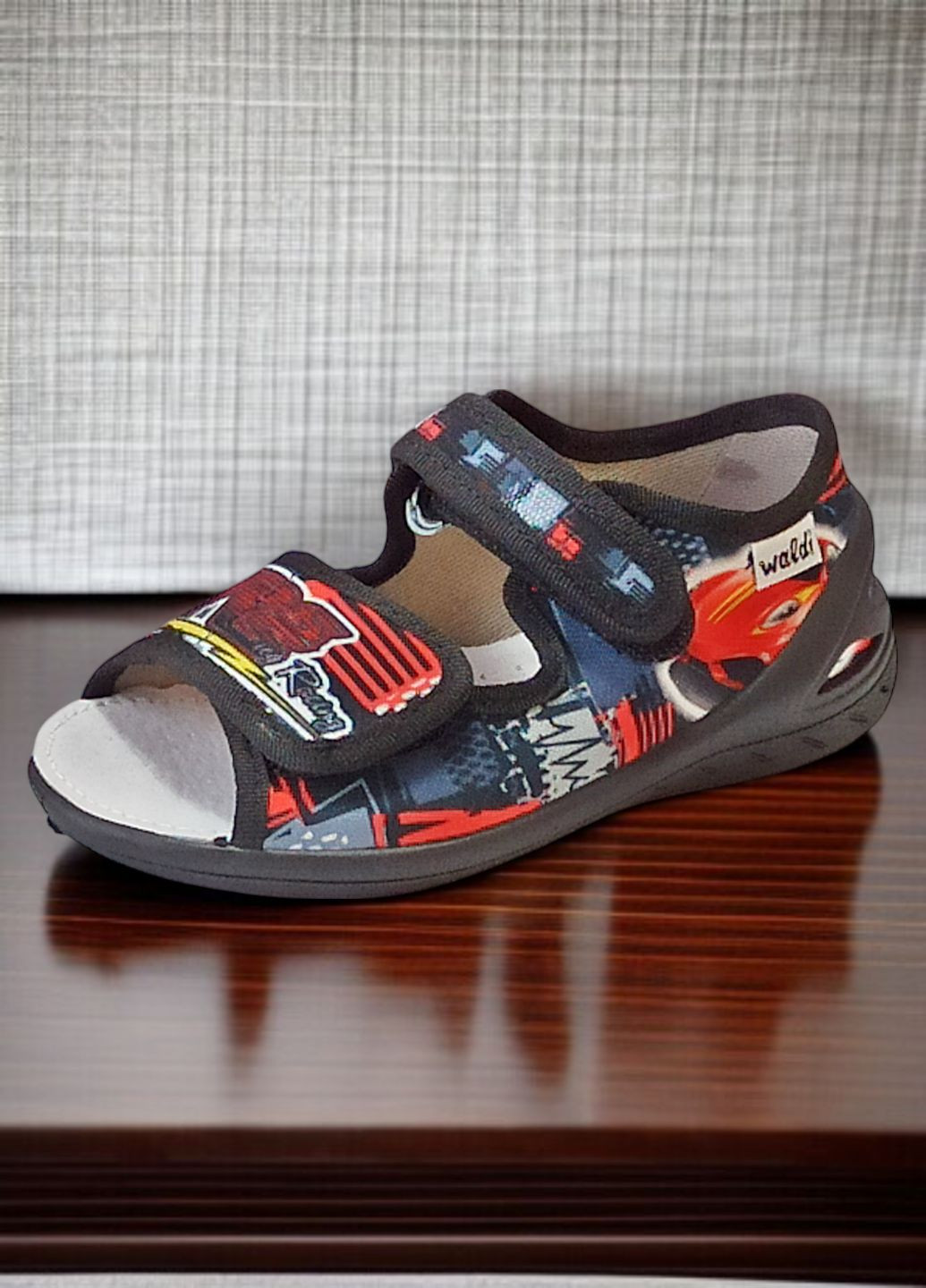 Відкриті ортопедичні тапочки текстильні босоніжки текстильні босоніжки на липучках для хлопчика Waldi (327432064)