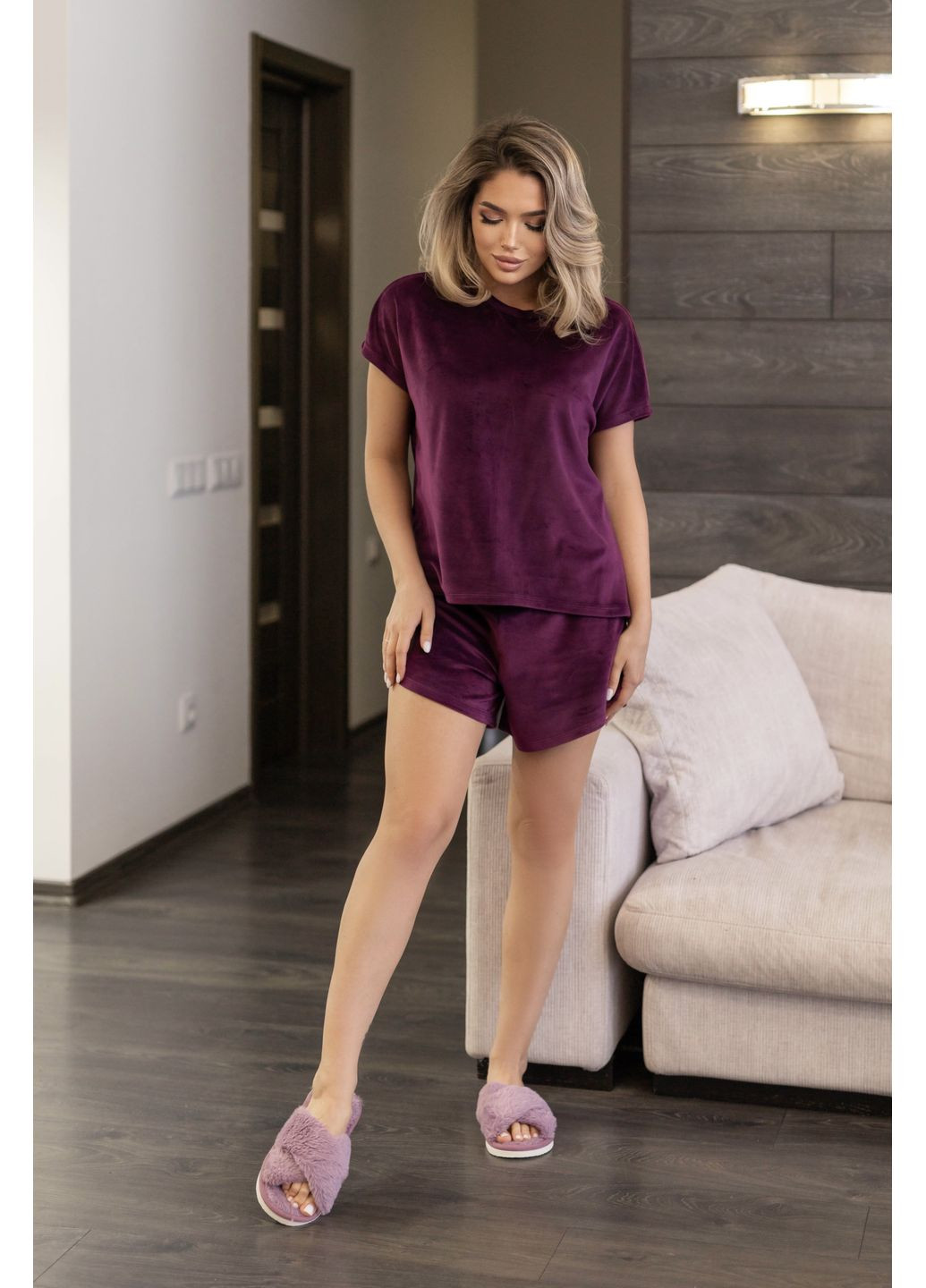 Бордовая всесезон женская пижама велюровая комплект шорты и футболка размер gf0025 No Brand