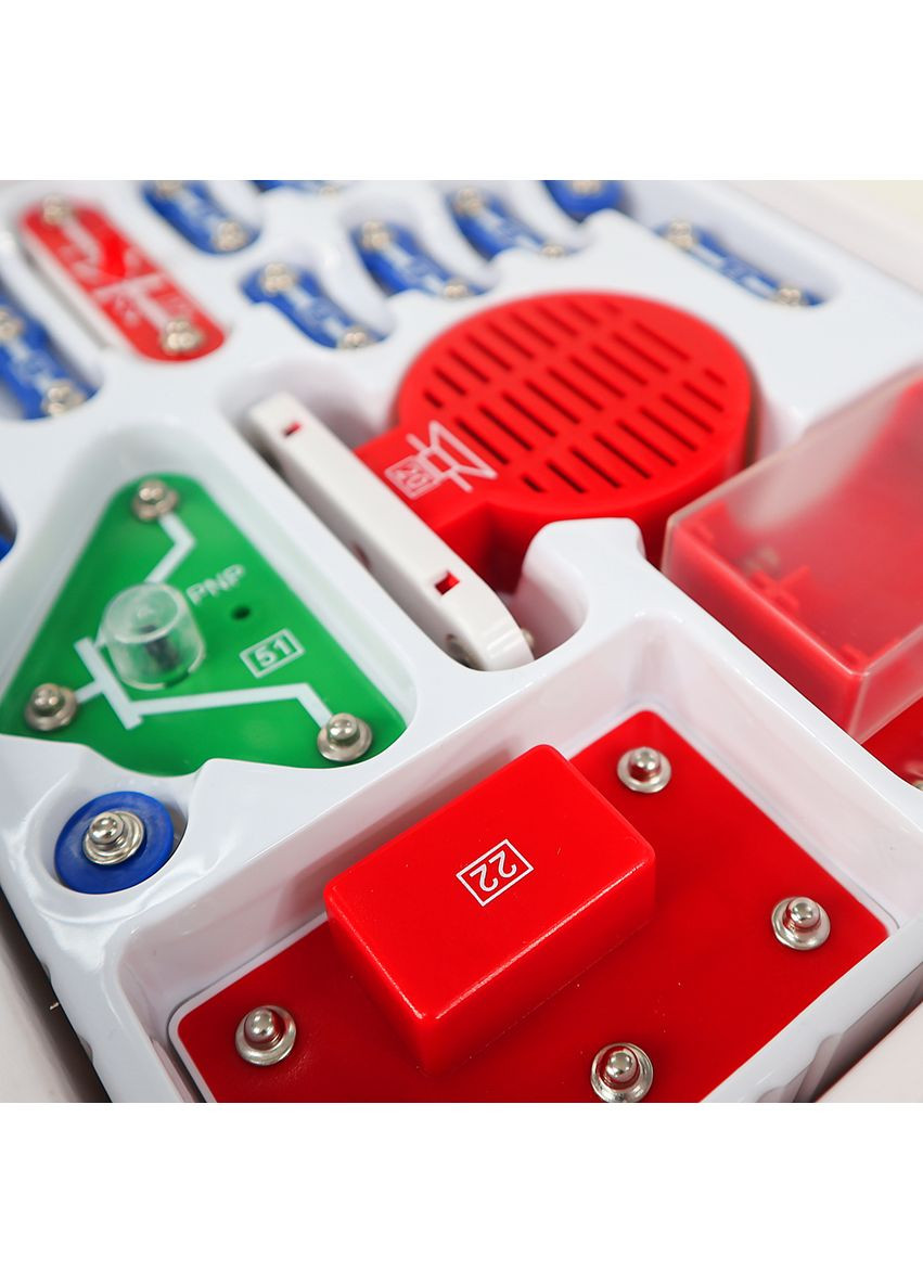 Электронный конструктор "ПЕРВЫЕ ШАГИ В ЭЛЕКТРОНИКЕ" D70710 набор В, 15 схем, звук и свет DOKA (339782625)