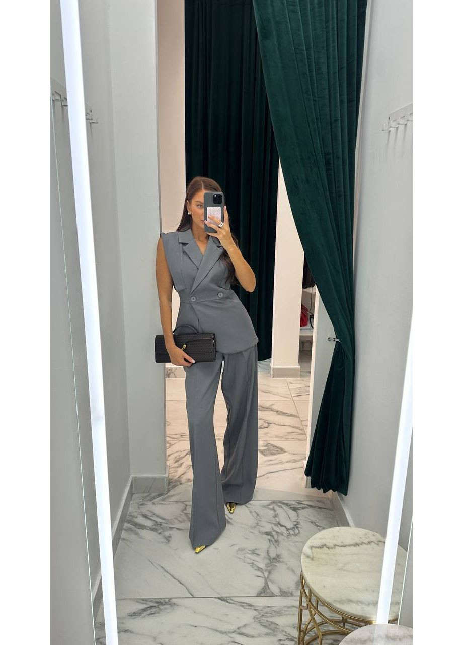 Женский костюм без рукавов с жилетом и прямыми брюками. Україна (352474527)