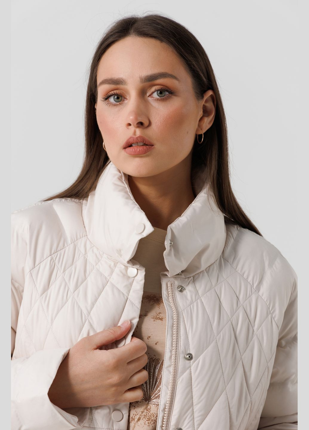 Светло-бежевая демисезонная куртка женская 24102 Visdeer