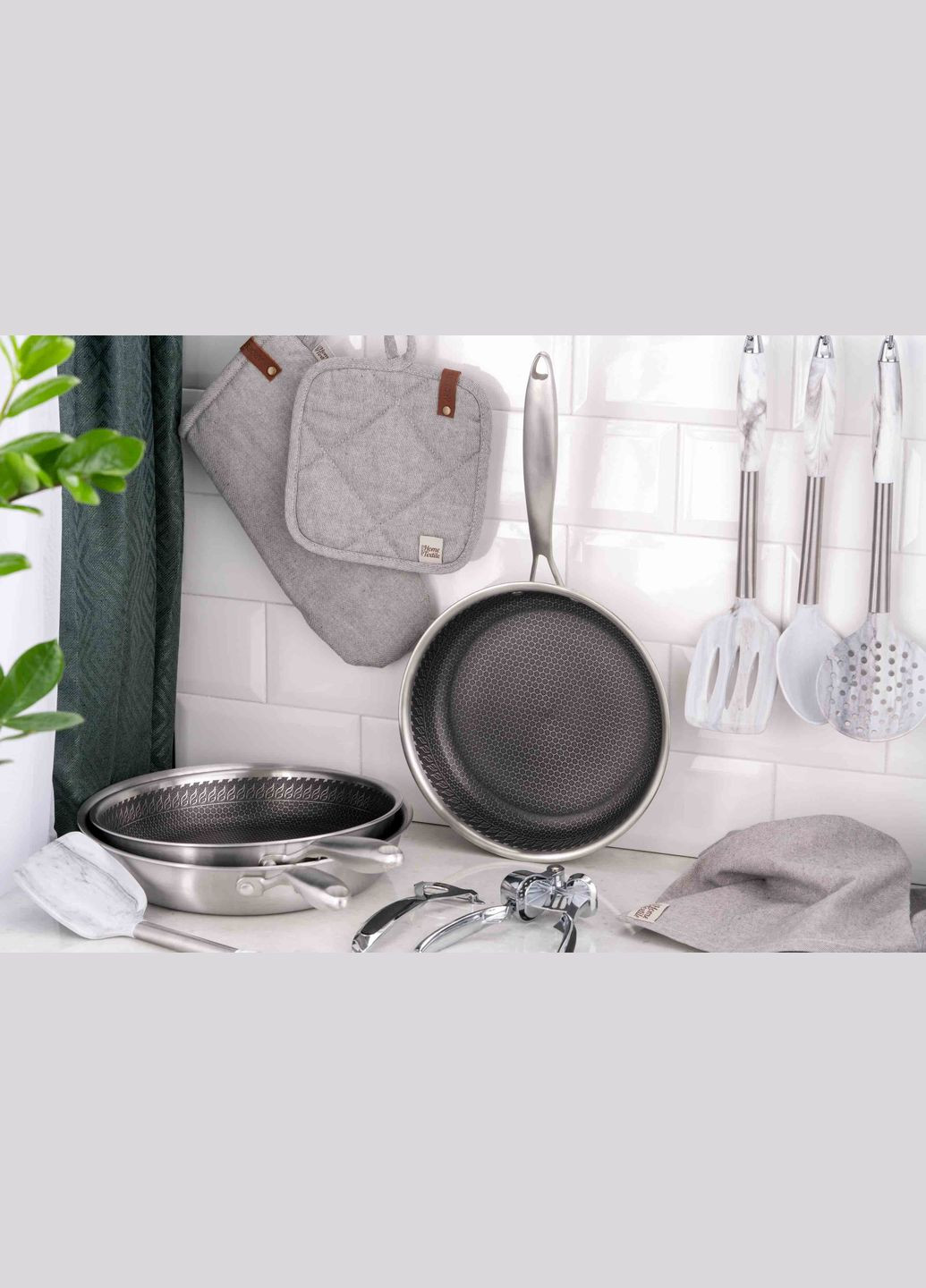 Сковорода Black Mars Avior 26 см, нержавіюча сталь Triply Ardesto (314748587)