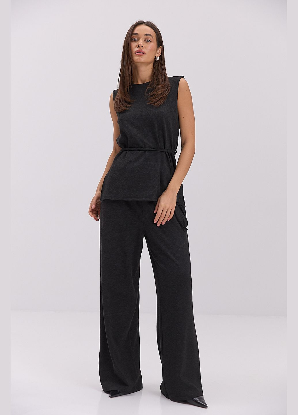 Женский трикотажный костюм с брюками и безрукавкой черный Arjen (324392960)