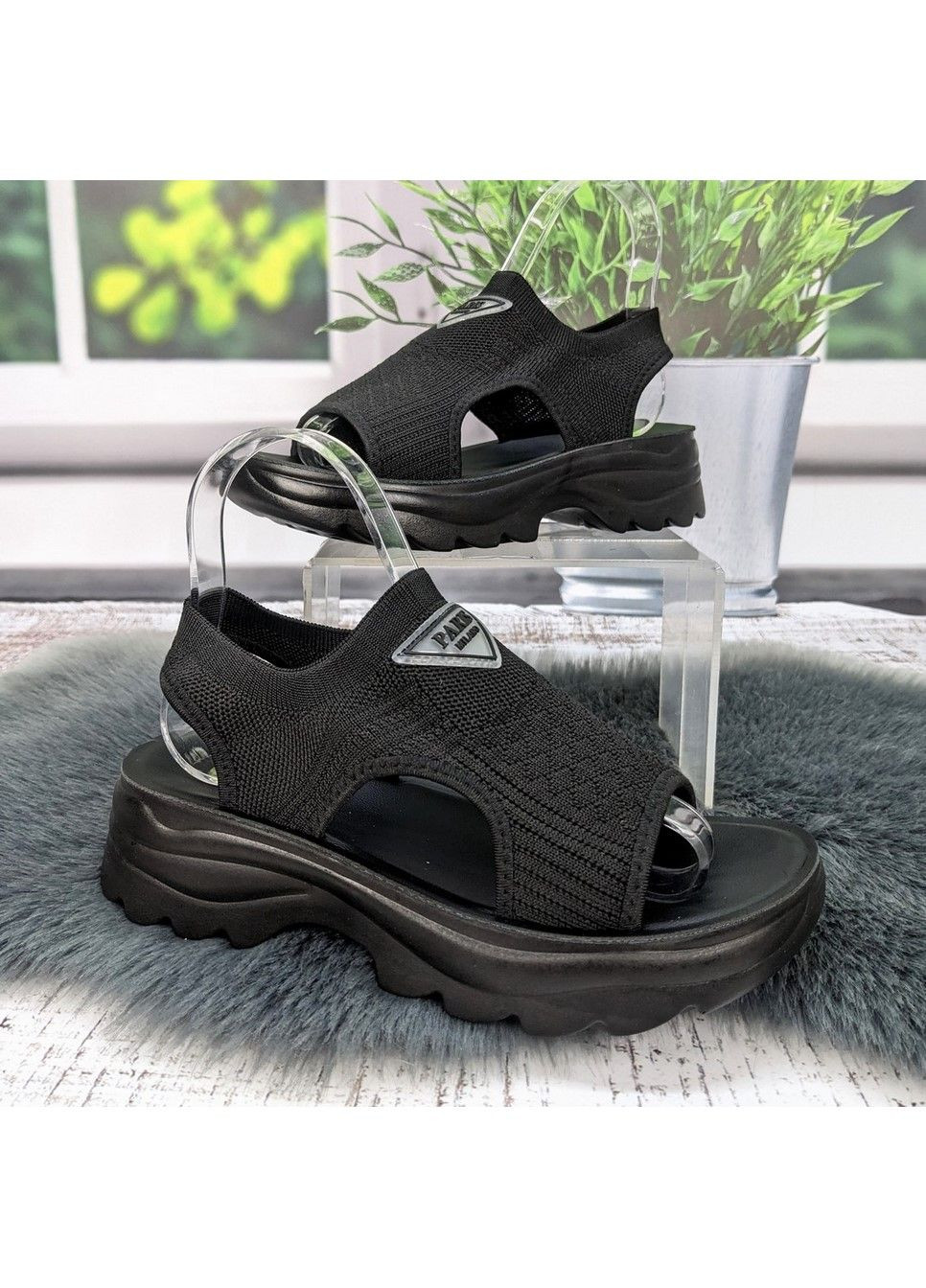 Черные босоножки женские LQD на резинке