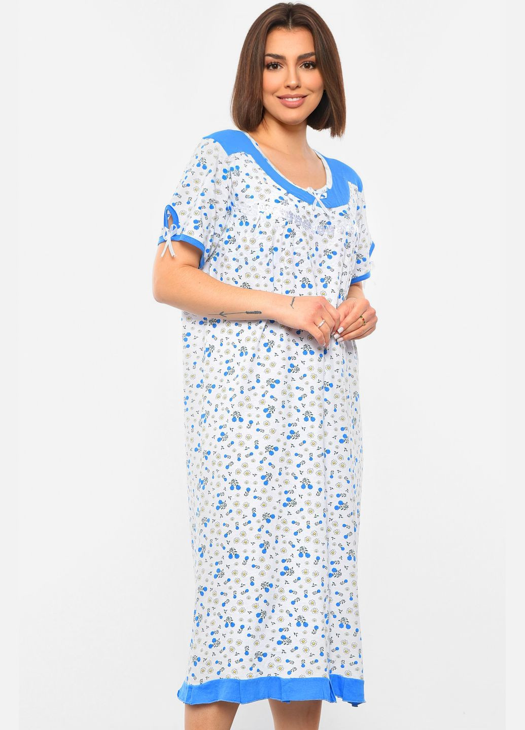 Нічна сорочка напівбатальна жіноча білого кольору з квітковим принтом Let's Shop (313233848)
