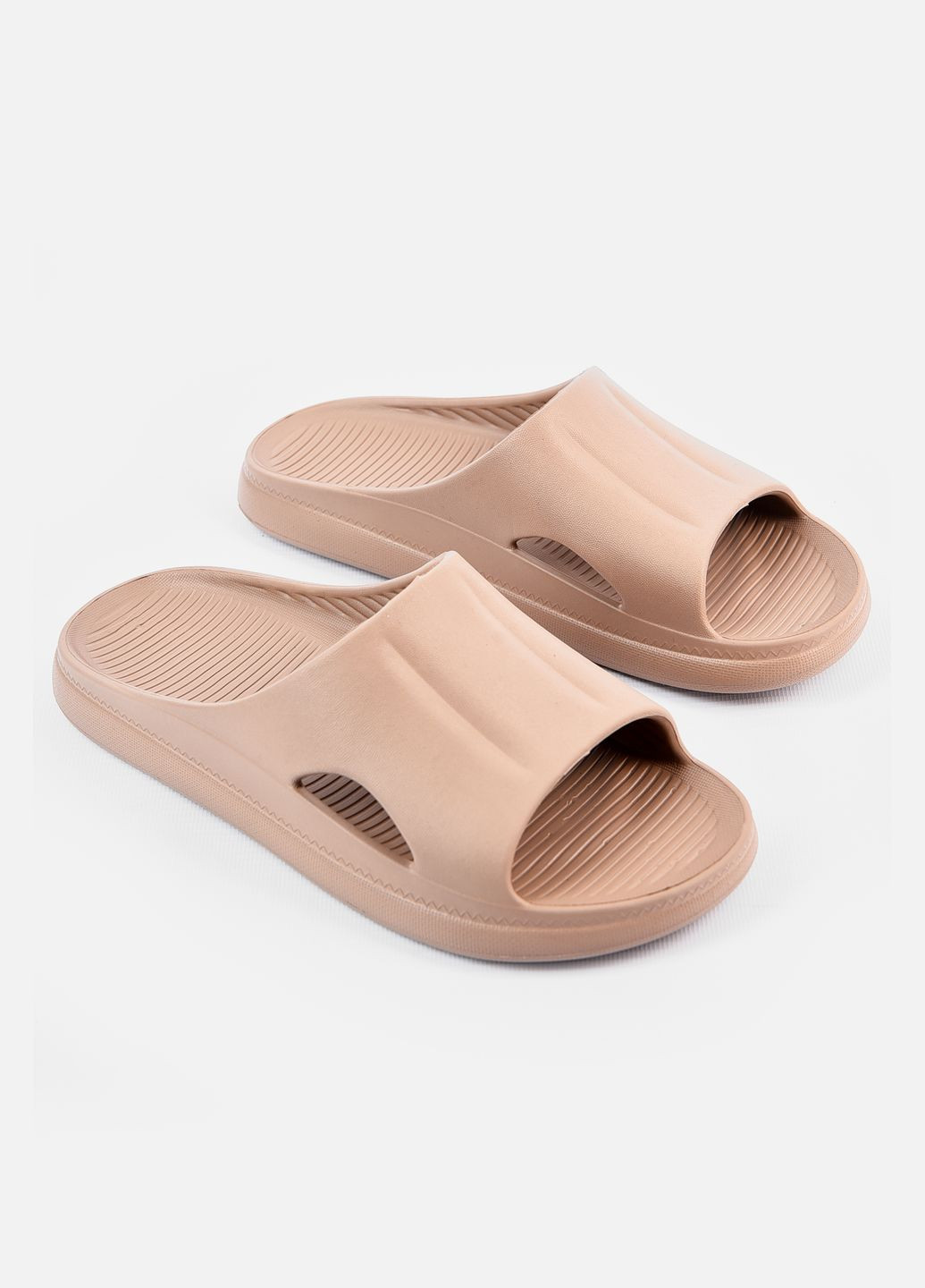 Шльопанці піна жіночі бежевого кольору Let's Shop (316709890)