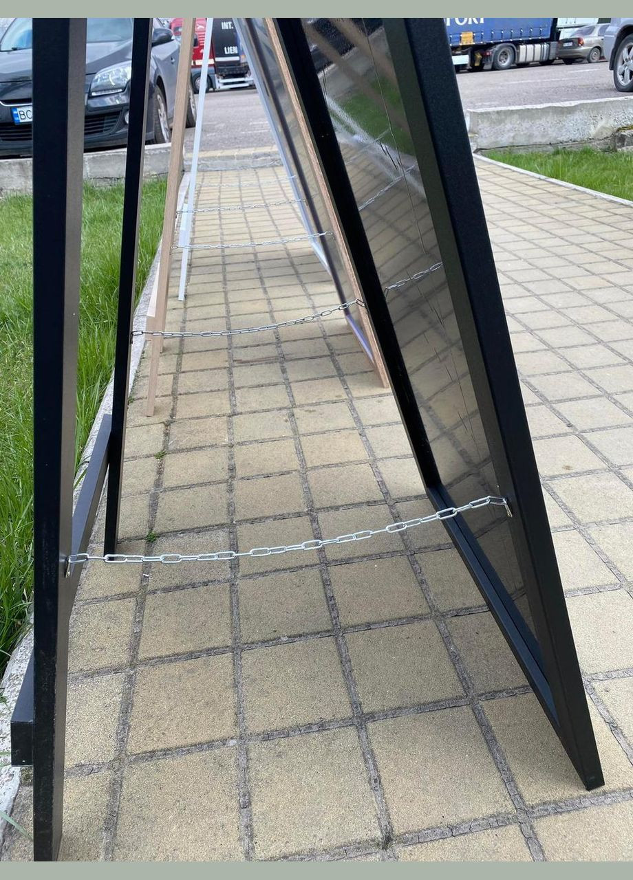 Дзеркало підлогове в тонкій рамі чорного кольору на ніжці 170 х 70 см No Brand (333823528)