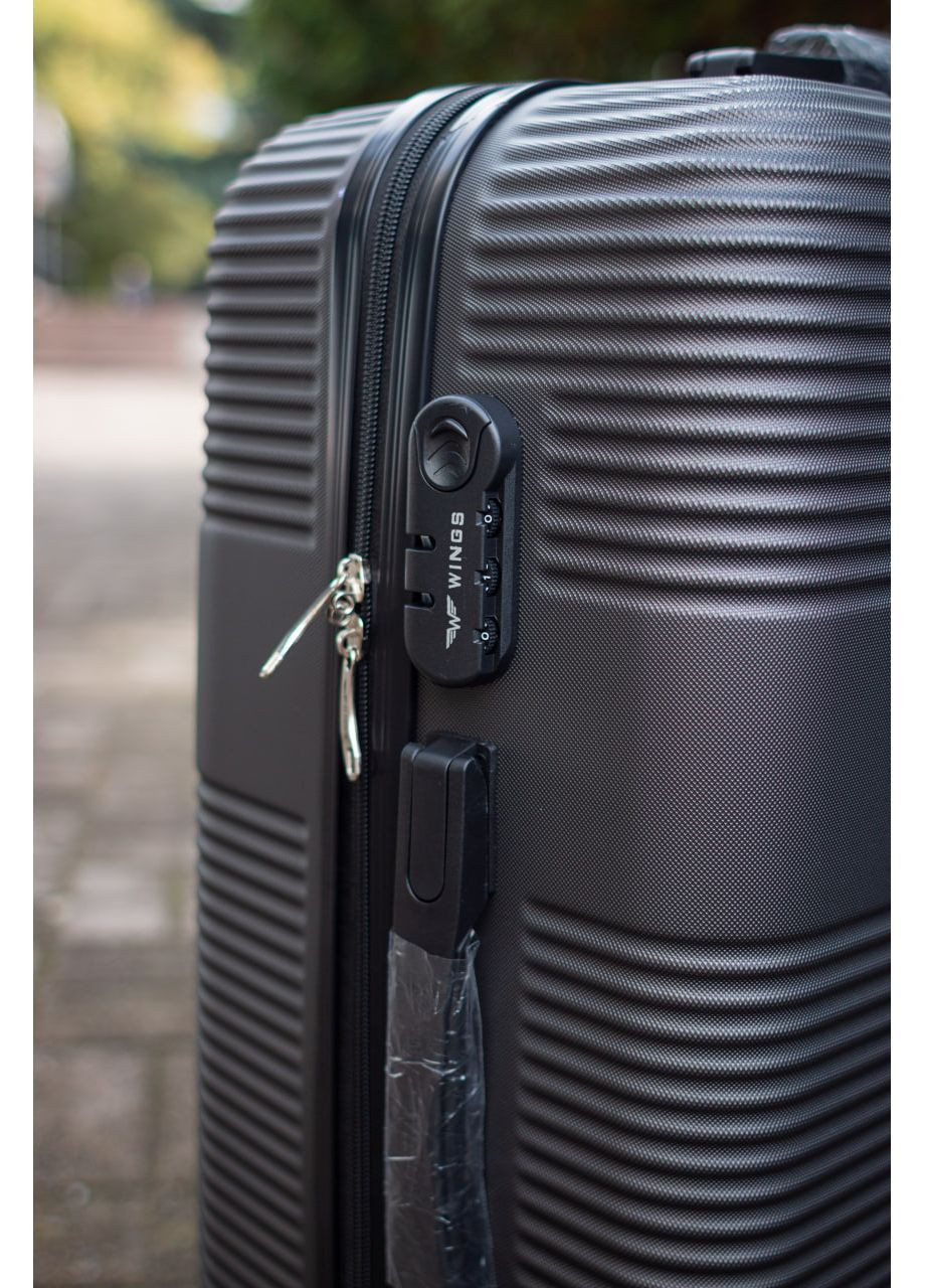 Чемодан пластиковый ручная кладь S, цвет черный Wings 5398 (365715864)