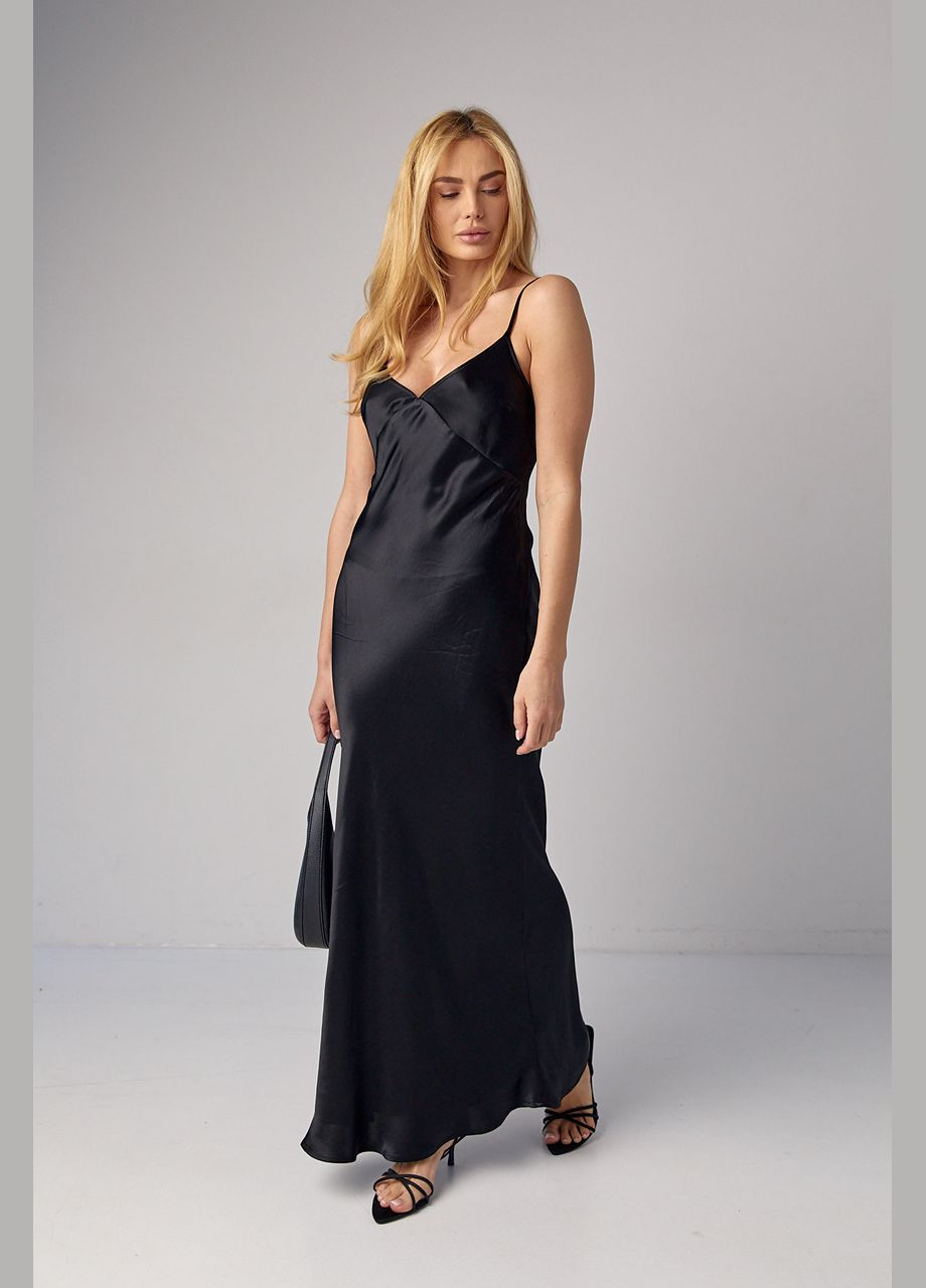 Чорна атласна сукня максі в стилі білизни Lurex