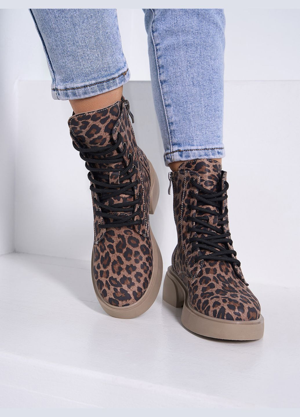 Осенние ботинки ISSA PLUS