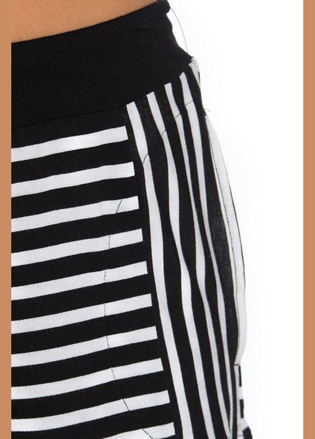 Черная всесезон пижама из вискозы футболка + шорты DKNY YI2822403/55 New York Energy black stripe