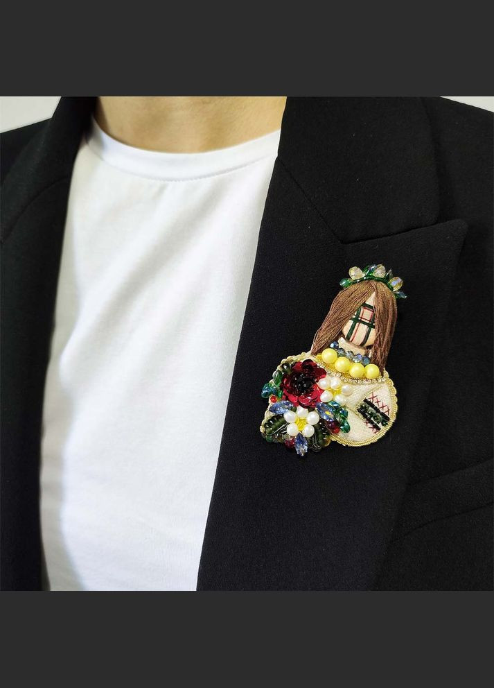 Брошка мотанка берегиня з квіткою ручної роботи з натуральних перлин (BR-19) Ksenija Vitali (296489606)