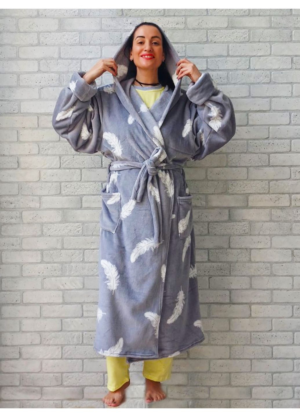 Зимовий жіночий халат з капюшоном на запах з кишенями No Brand (361032221)