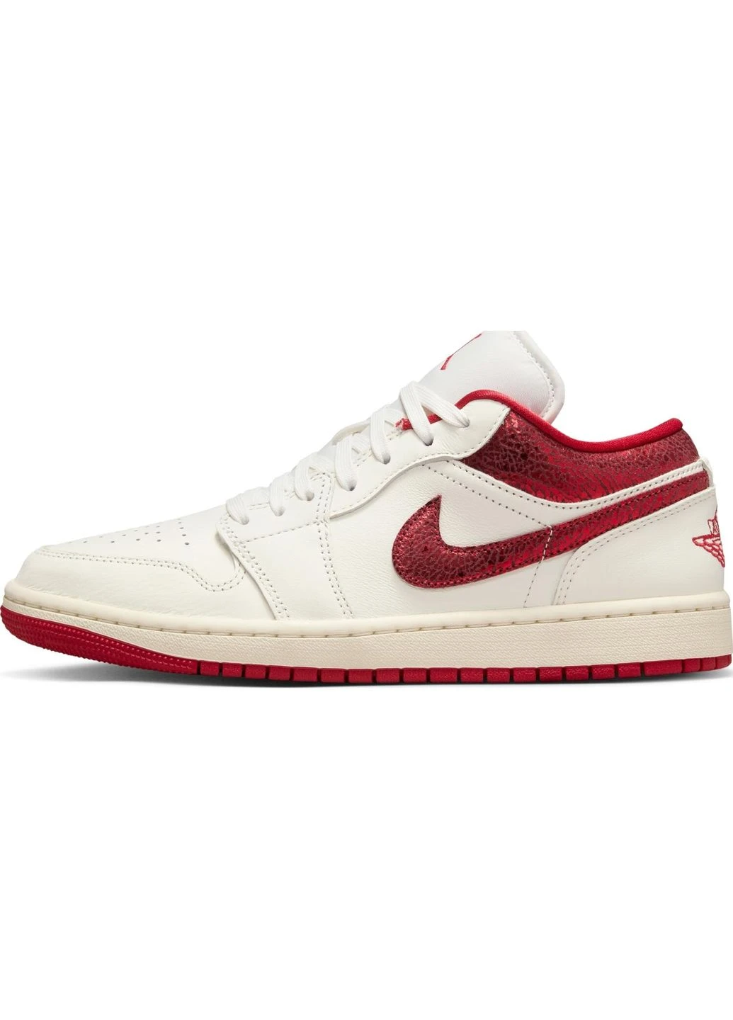 Кросівки жіночі біло-червоні HJ9338-106 Nike AIR JORDAN 1 LOW SE білі (396999436)