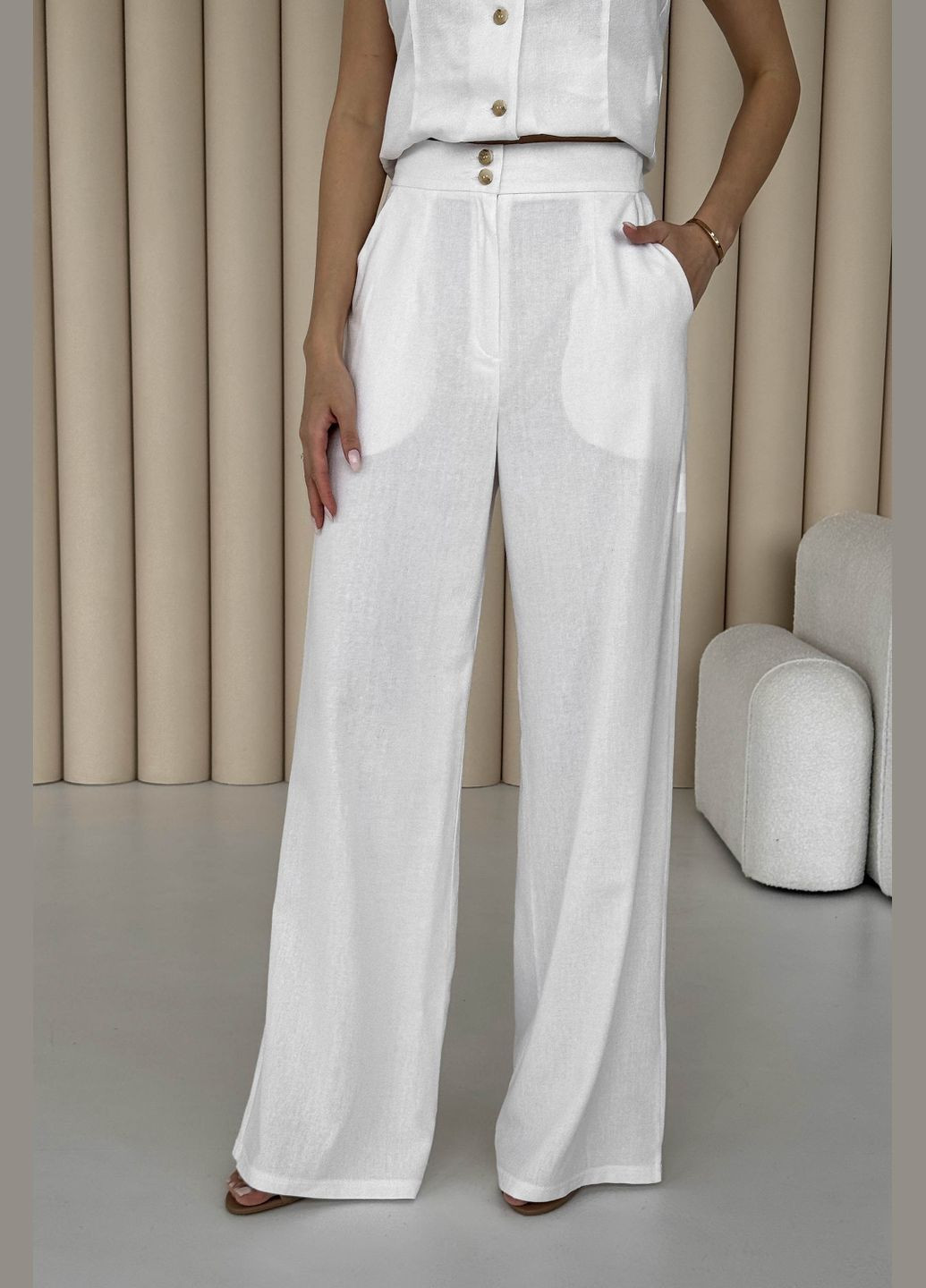 Стильний брючний костюм – двійка білого кольору Jadone Fashion (292584273)
