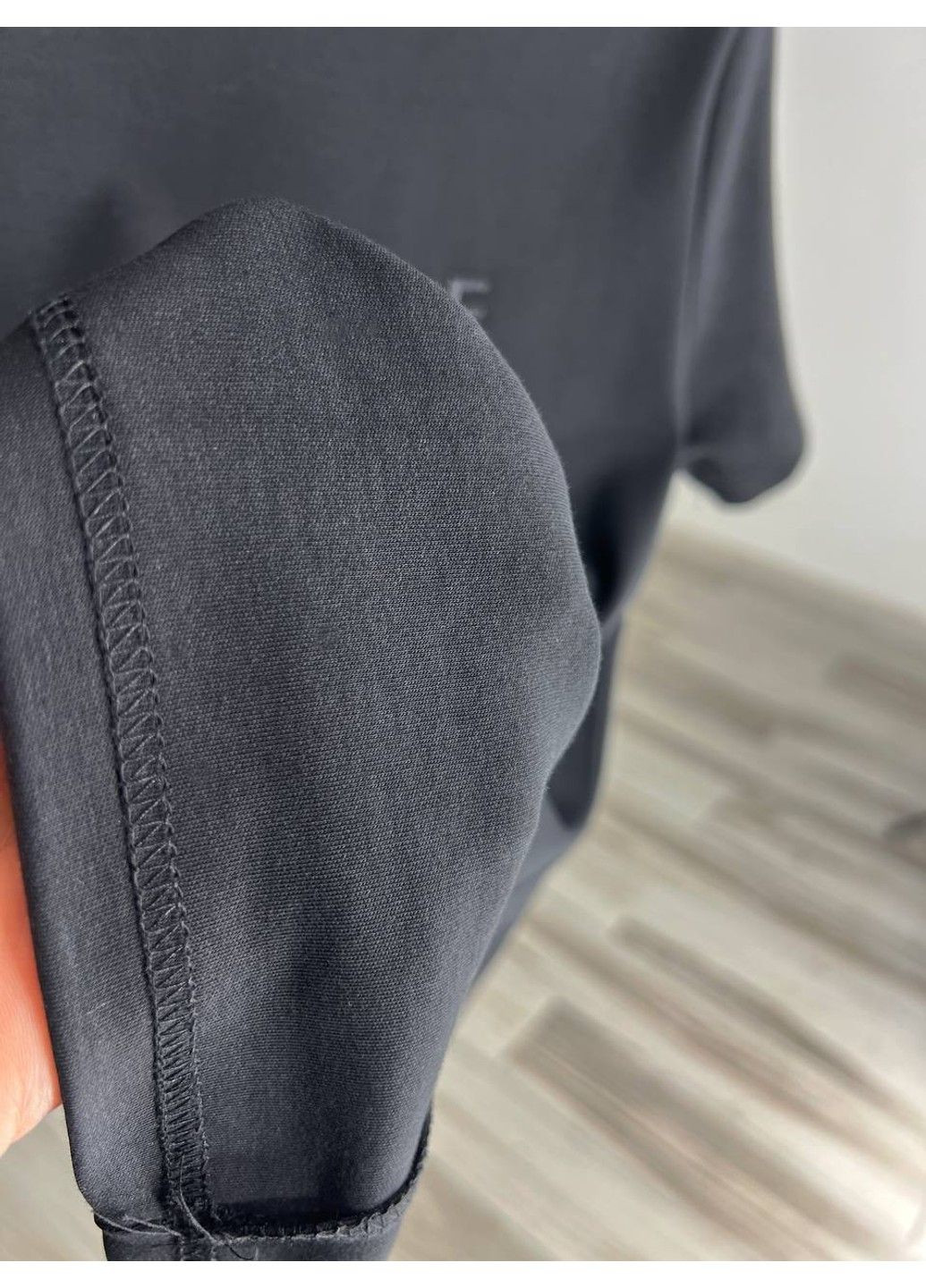 Футболка жіноча A-N 25197 вишивка літера F однотонна базова середня довжина one size No Brand - (321629867)