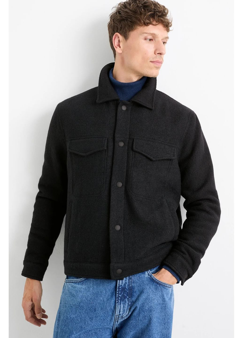 Черная демисезонная куртка C&A