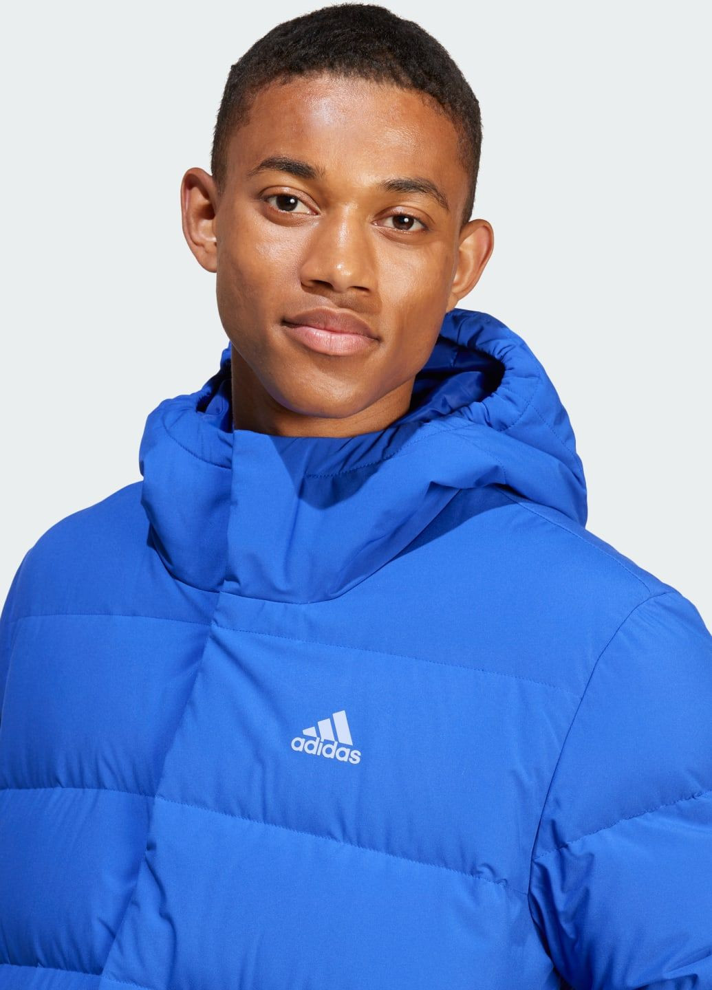 Синяя демисезонная куртка с капюшоном helionic adidas