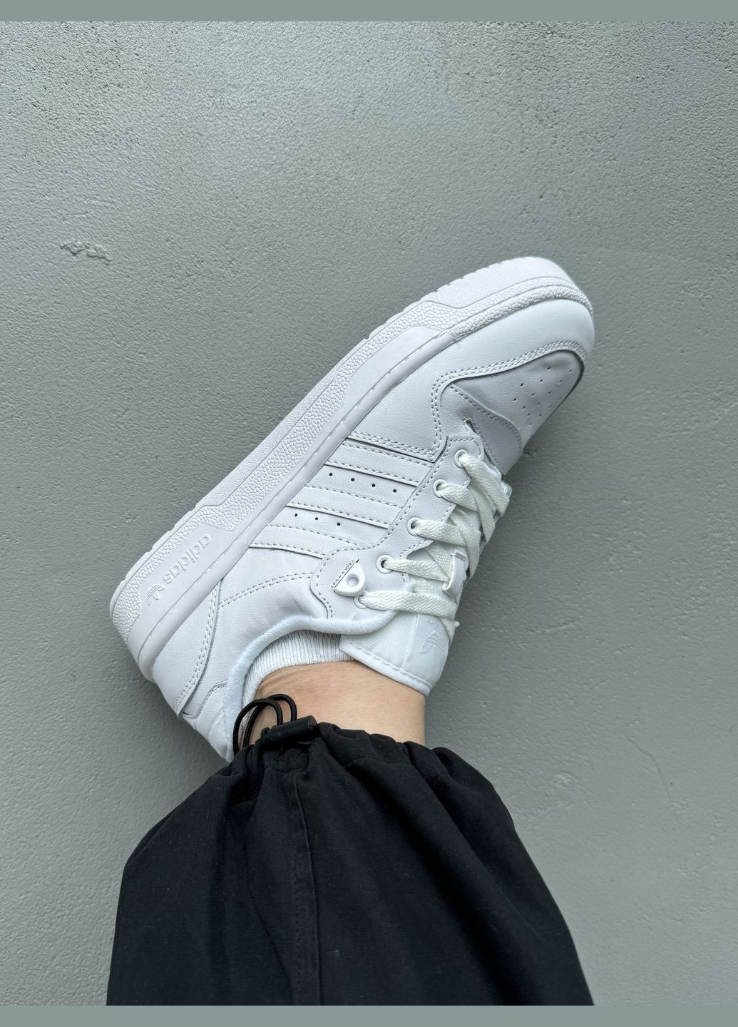 Білі Осінні кросівки чоловічі adidas rivalry white | адідас рівалру білі No Brand
