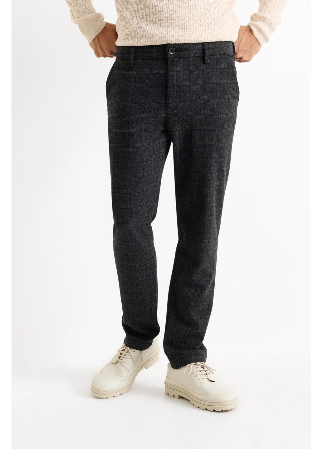 Темно-серые демисезонные брюки C&A