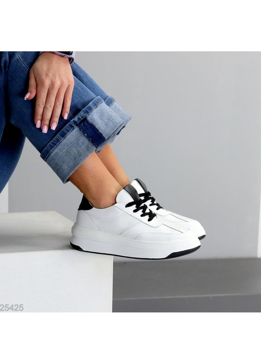 Кросівки жіночі Viego з натуральної шкіри, біло-чорні No Brand білі (361282472)