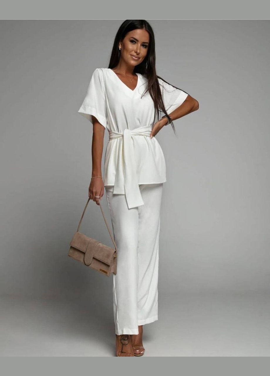 Жіночий костюм-двійка колір білий р.42/44 453563 New Trend (286329935)
