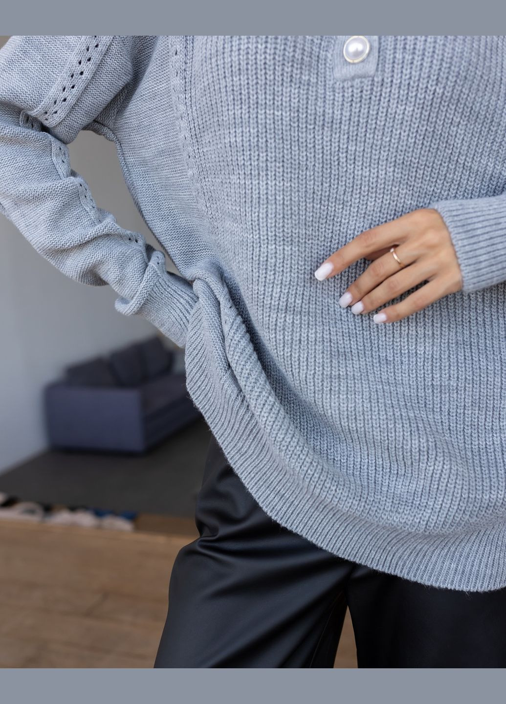 Світло-сірий демісезонний светр Larionoff